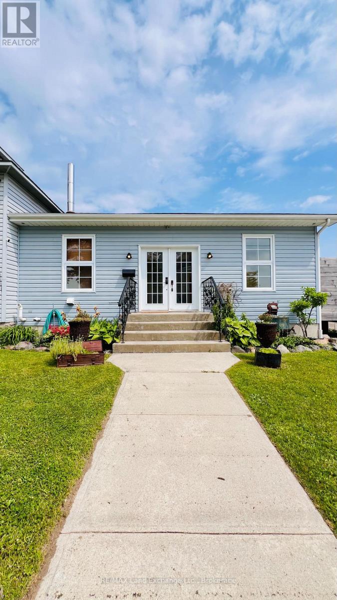 511 Havelock Street, Huron-Kinloss, Ontario  N0G 2H0 - Photo 4 - X12372855
