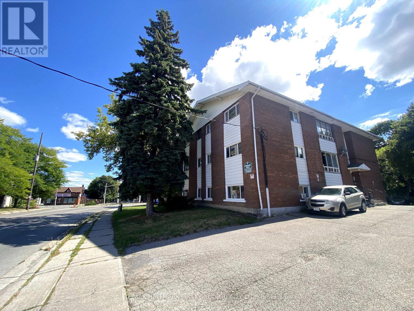 11 Fairbanks Street, Oshawa, Ontario  L1H 2L7 - Photo 3 - E12363002