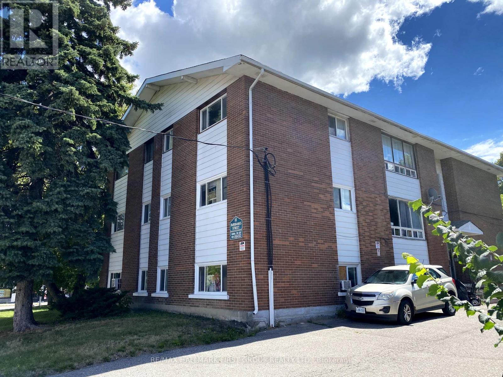 11 Fairbanks Street, Oshawa, Ontario  L1H 2L7 - Photo 2 - E12363002