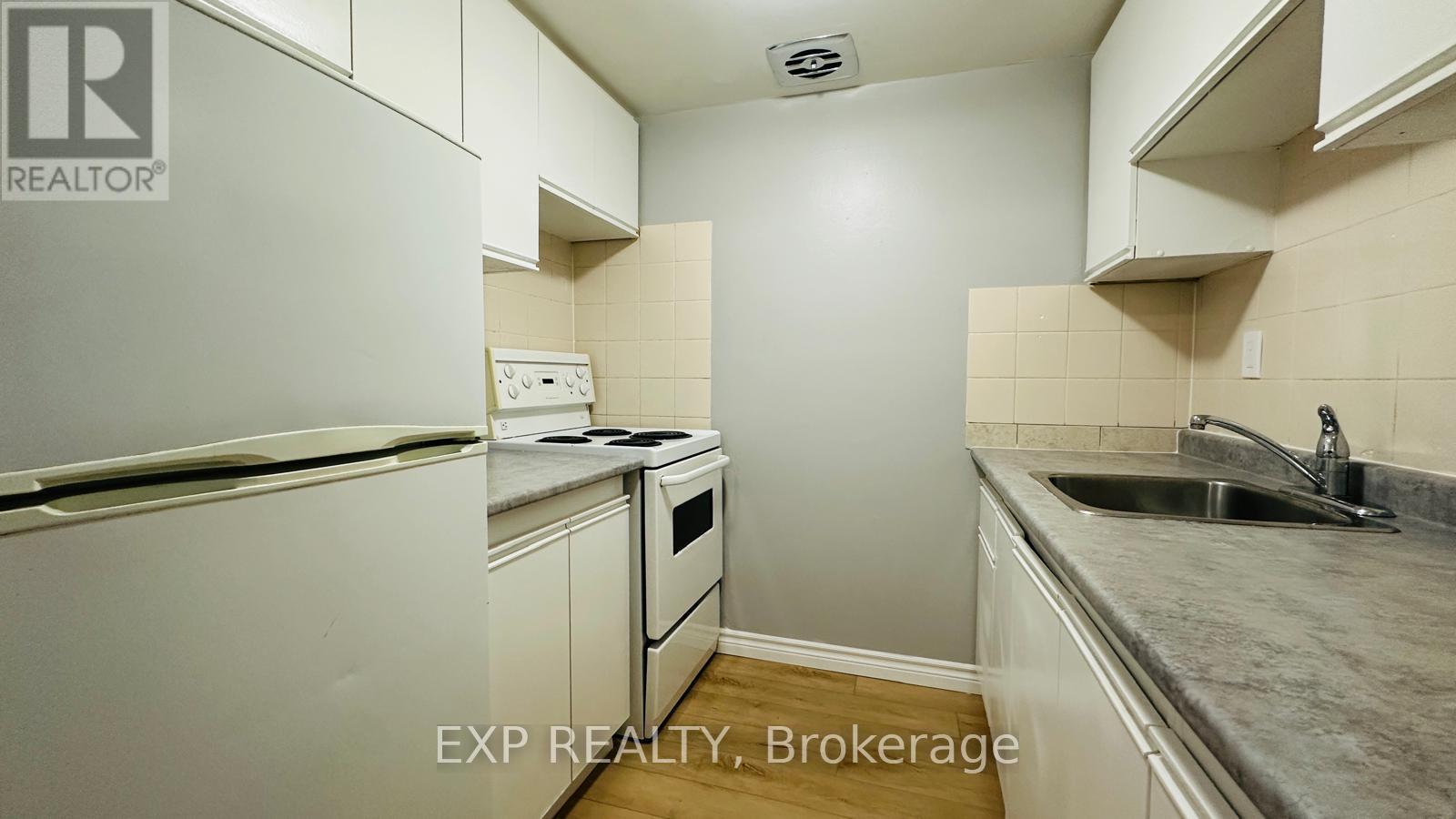 2 - 1200 Courtland Avenue, Kitchener, Ontario  N2C 1K7 - Photo 5 - X12372859