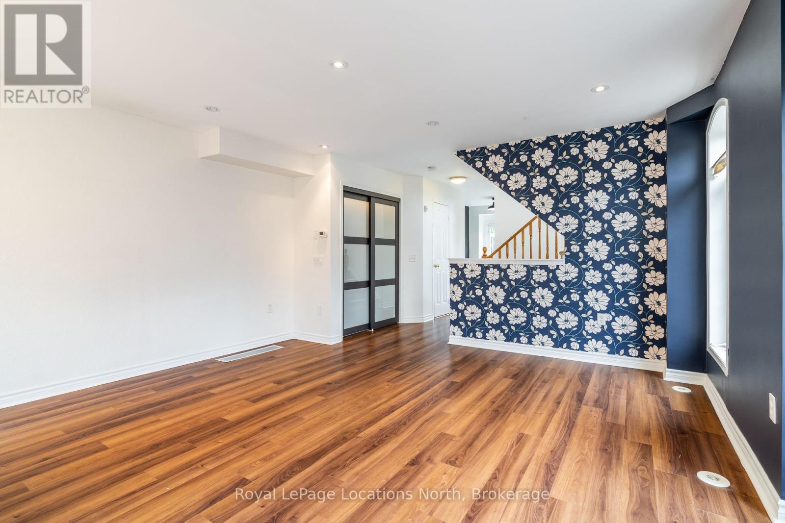 111 - 50 Strathaven Drive, Mississauga, Ontario  L5R 4E7 - Photo 5 - W12372862