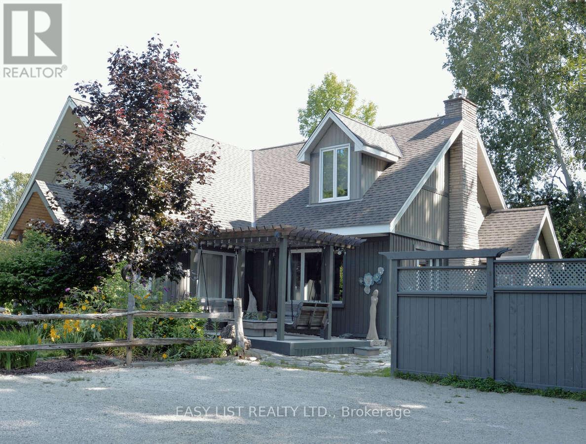 424 Huron Road, South Bruce Peninsula, Ontario  N0H 2T0 - Photo 1 - X12125931