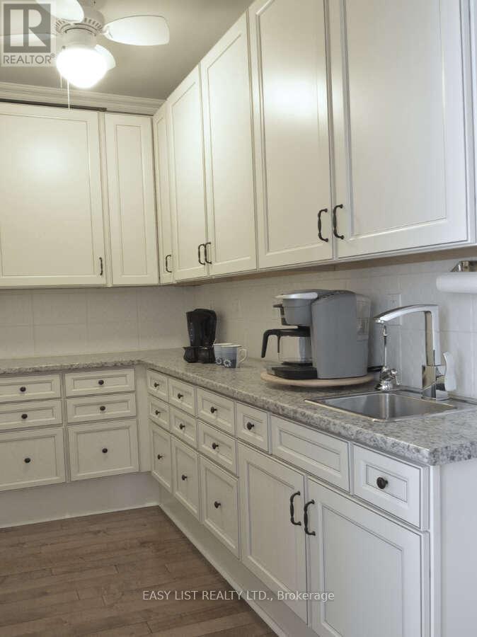 424 Huron Road, South Bruce Peninsula, Ontario  N0H 2T0 - Photo 9 - X12125931