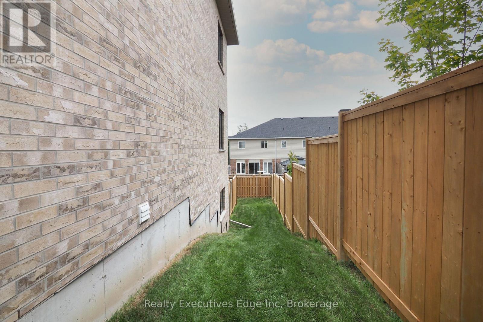 16 - 675 Victoria Road N, Guelph, Ontario  N1E 0G4 - Photo 43 - X12372715