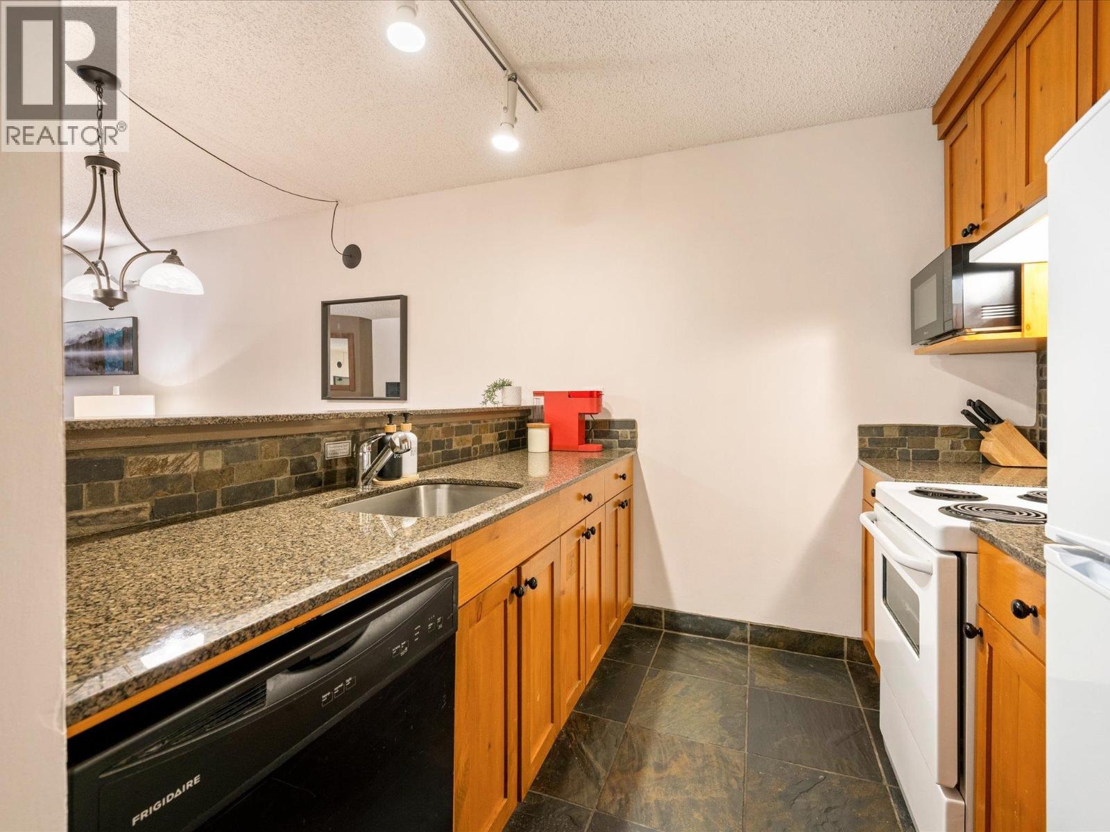 413 4200 Whistler Way, Whistler, British Columbia  V8E 1J4 - Photo 13 - R3041783
