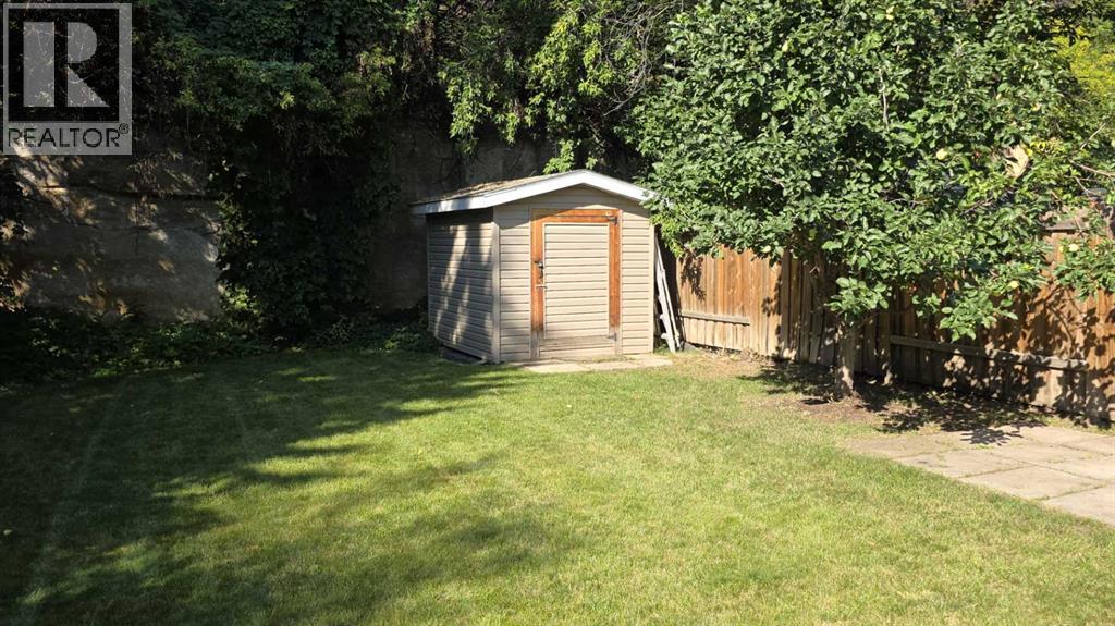 Property at 10722 91 Street image 4