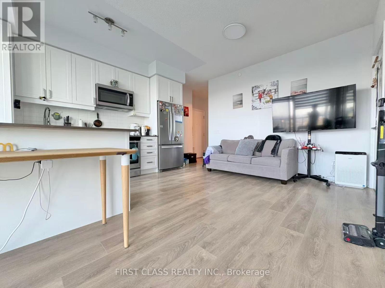 1104 - 7895 Jane Street, Vaughan, Ontario  L4K 0K2 - Photo 2 - N12372895