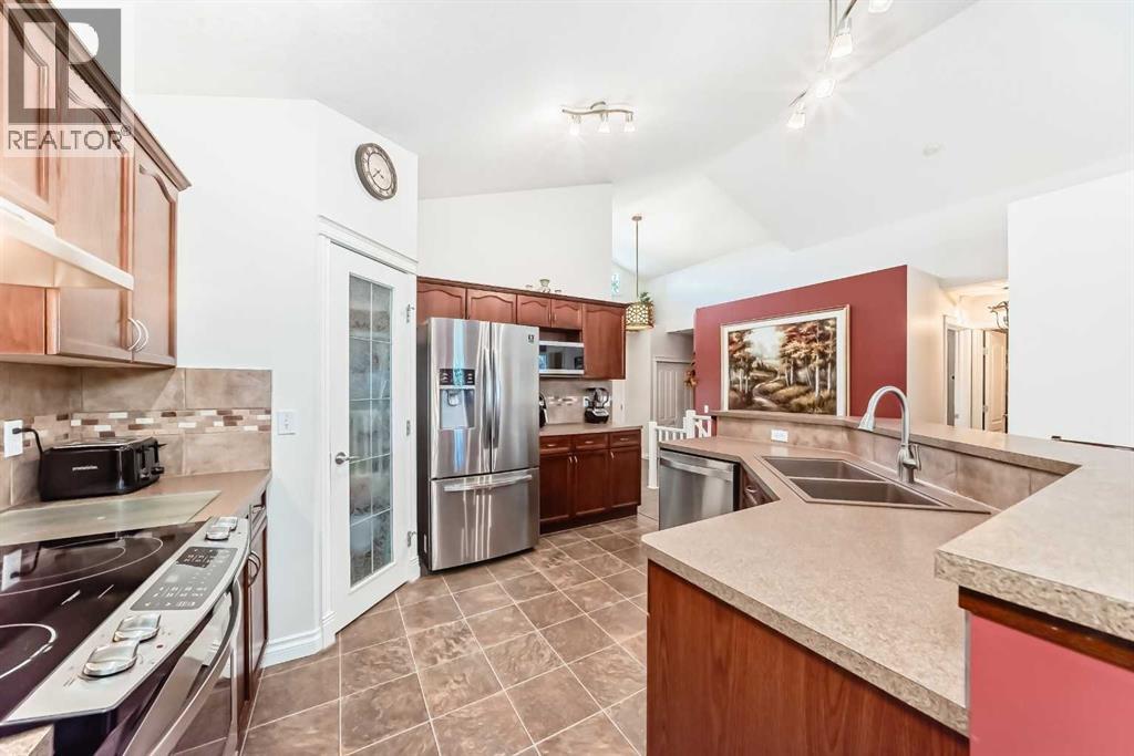 187 Hawkmere View, Chestermere, Alberta  T1X 1T8 - Photo 9 - A2241076