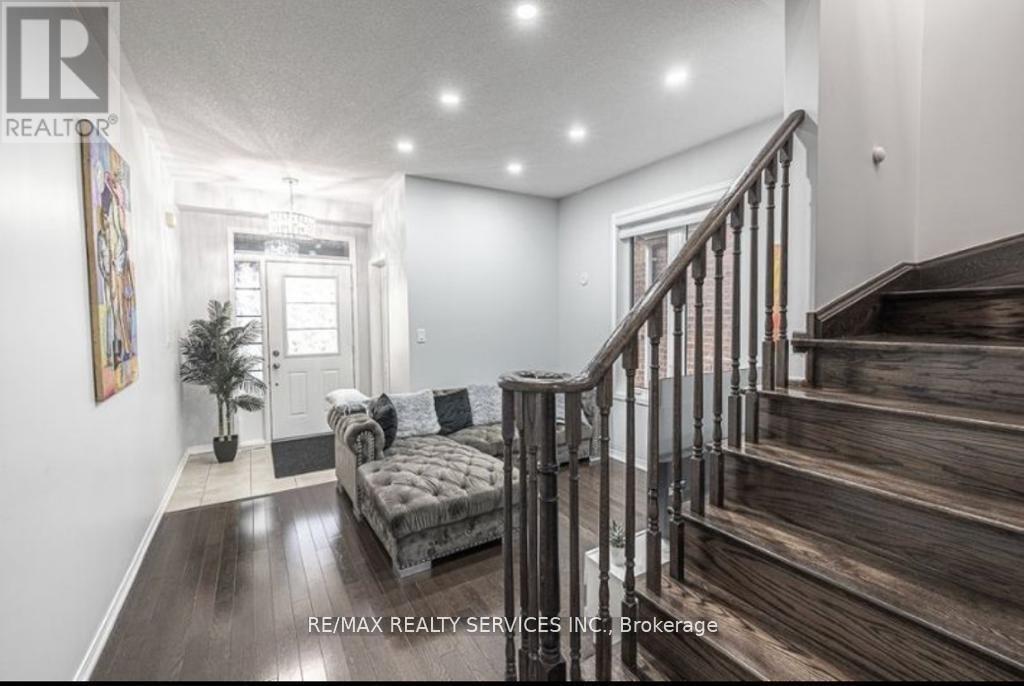 2419 Kentucky Derby Way E, Oshawa, Ontario  L1L 0H3 - Photo 3 - E12329185
