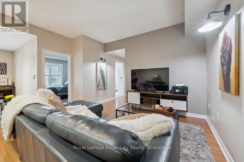 101 - 308 Watson Parkway N, Guelph, Ontario  N1E 0G7 - Photo 8 - X12372924