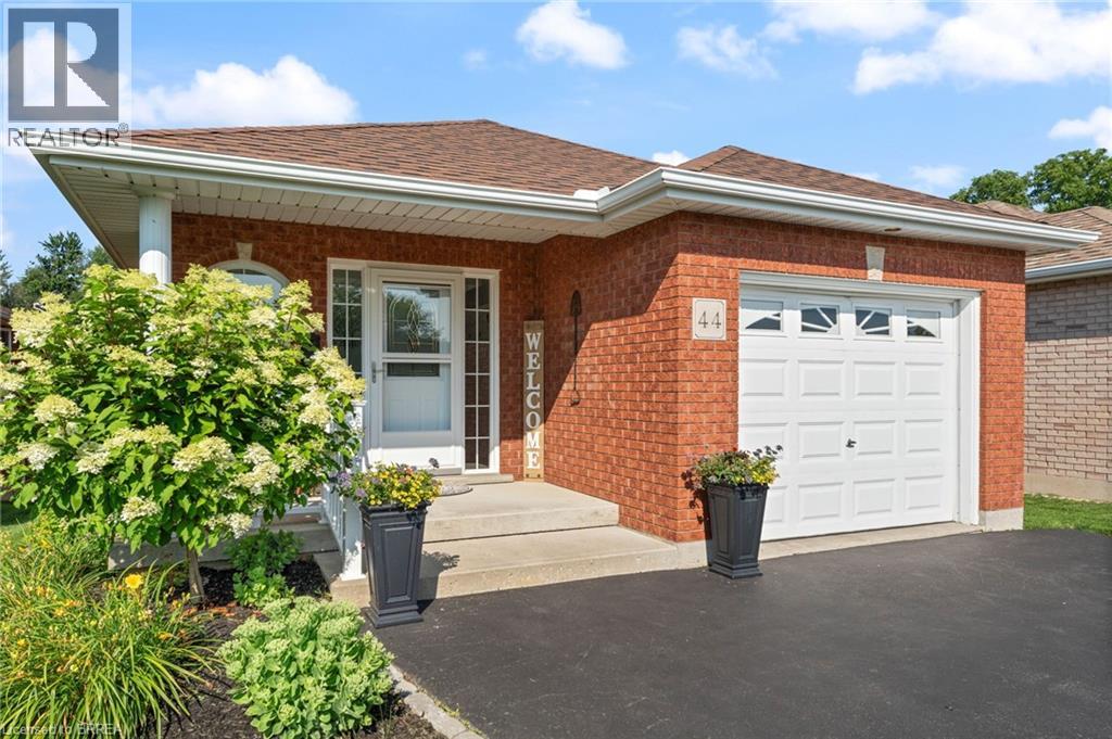 44 Macpherson Drive, Paris, Ontario  N3L 4C8 - Photo 3 - 40764174