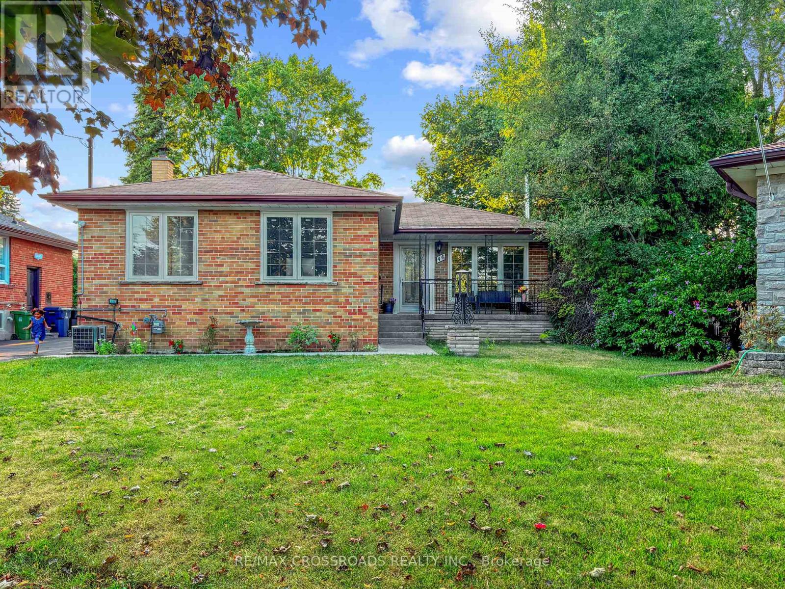46 Ronway Crescent, Toronto, Ontario  M1J 2S2 - Photo 1 - E12372919