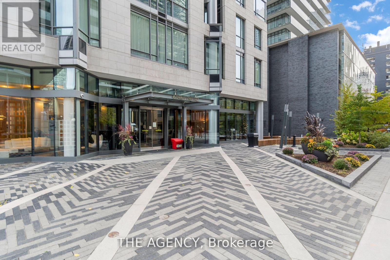 5110 - 45 Charles Street E, Toronto, Ontario  M4Y 1S2 - Photo 2 - C12365021