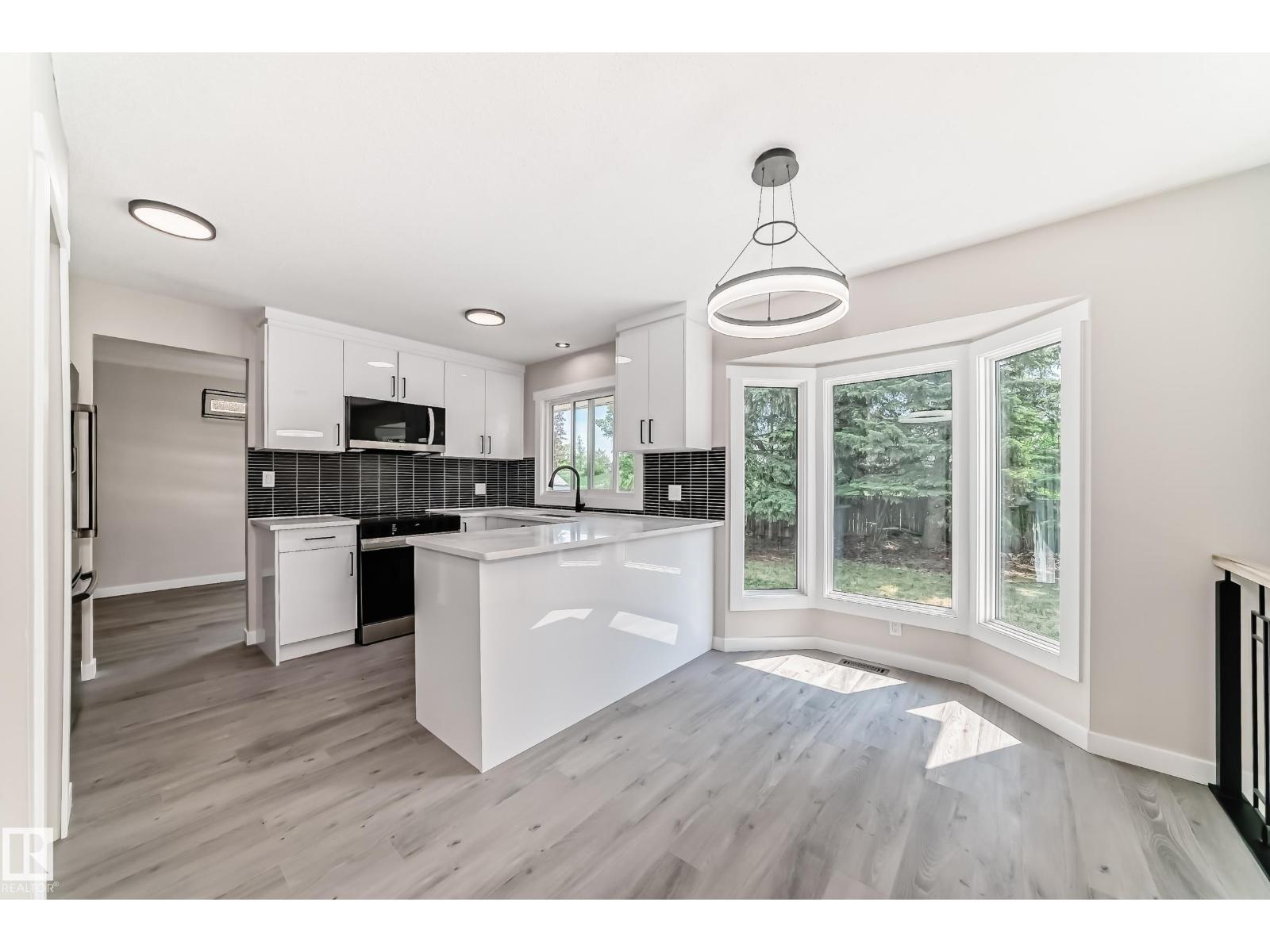 10423 35 Av Nw, Edmonton, Alberta  T6J 2M8 - Photo 12 - E4455569