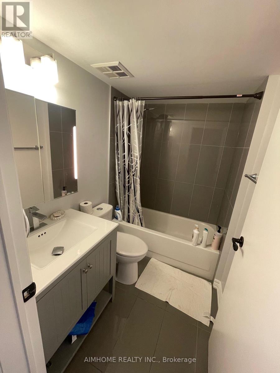 827 - 75 Weldrick Road E, Richmond Hill, Ontario  L4C 0H9 - Photo 11 - N12336255
