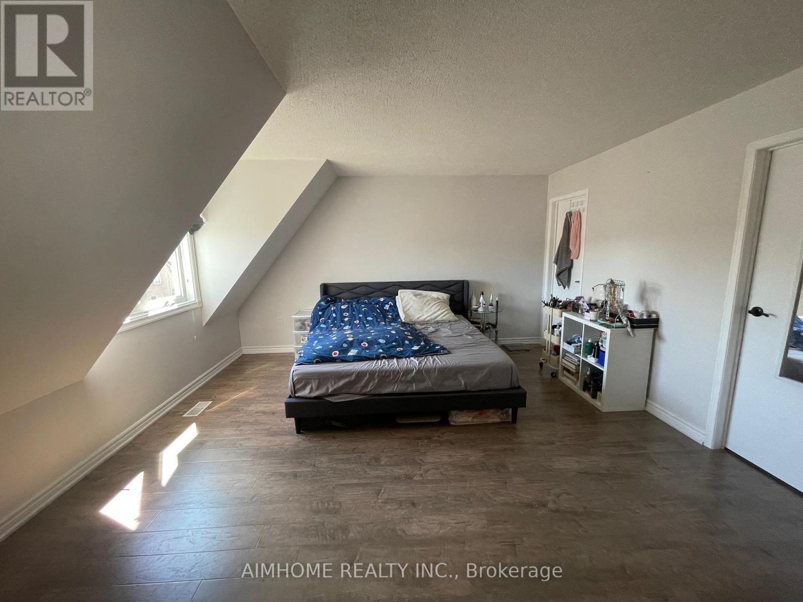 827 - 75 Weldrick Road E, Richmond Hill, Ontario  L4C 0H9 - Photo 17 - N12336255