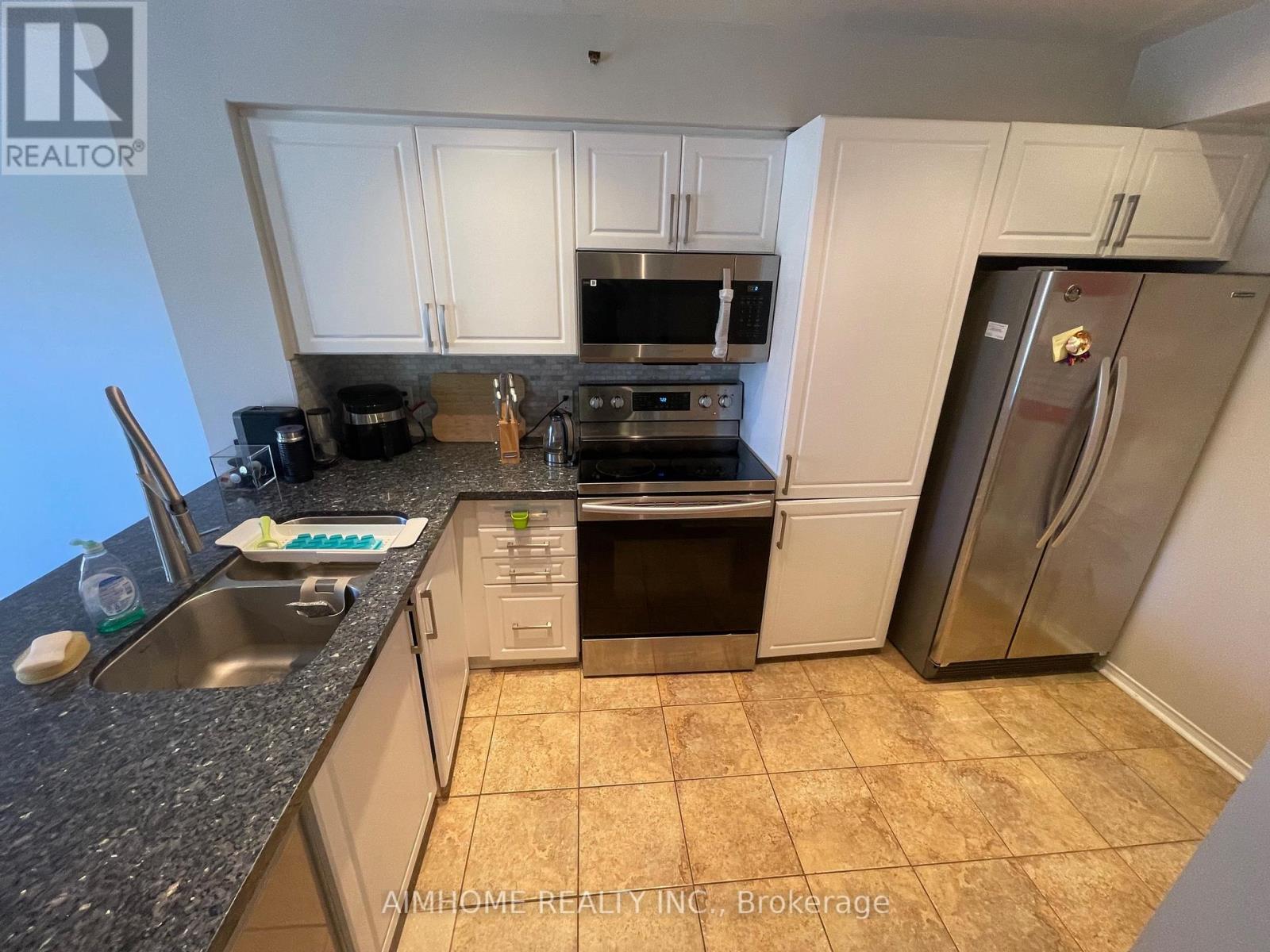 827 - 75 Weldrick Road E, Richmond Hill, Ontario  L4C 0H9 - Photo 8 - N12336255