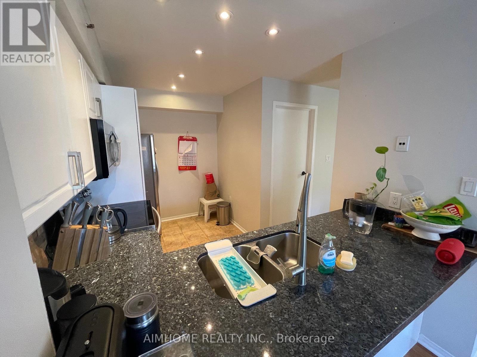 827 - 75 Weldrick Road E, Richmond Hill, Ontario  L4C 0H9 - Photo 7 - N12336255