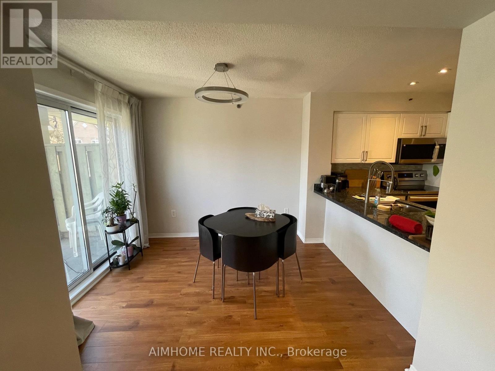 827 - 75 Weldrick Road E, Richmond Hill, Ontario  L4C 0H9 - Photo 5 - N12336255