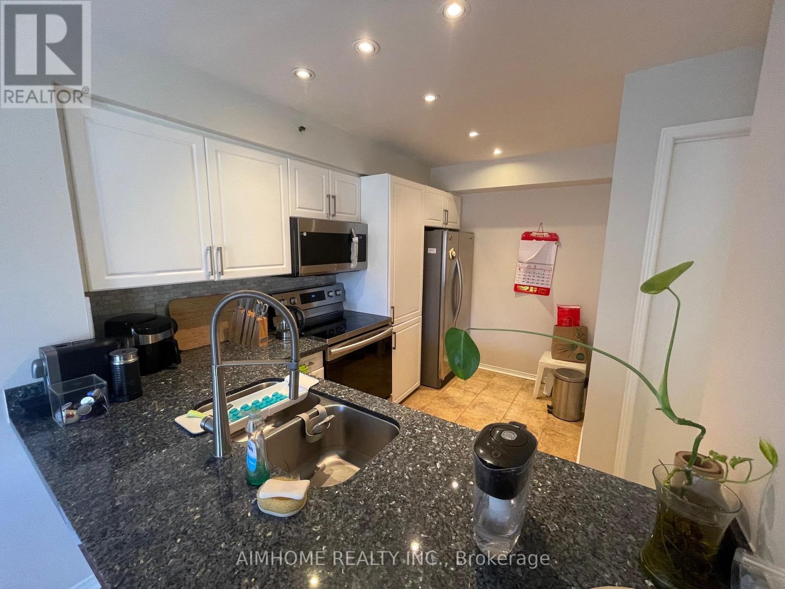 827 - 75 Weldrick Road E, Richmond Hill, Ontario  L4C 0H9 - Photo 6 - N12336255