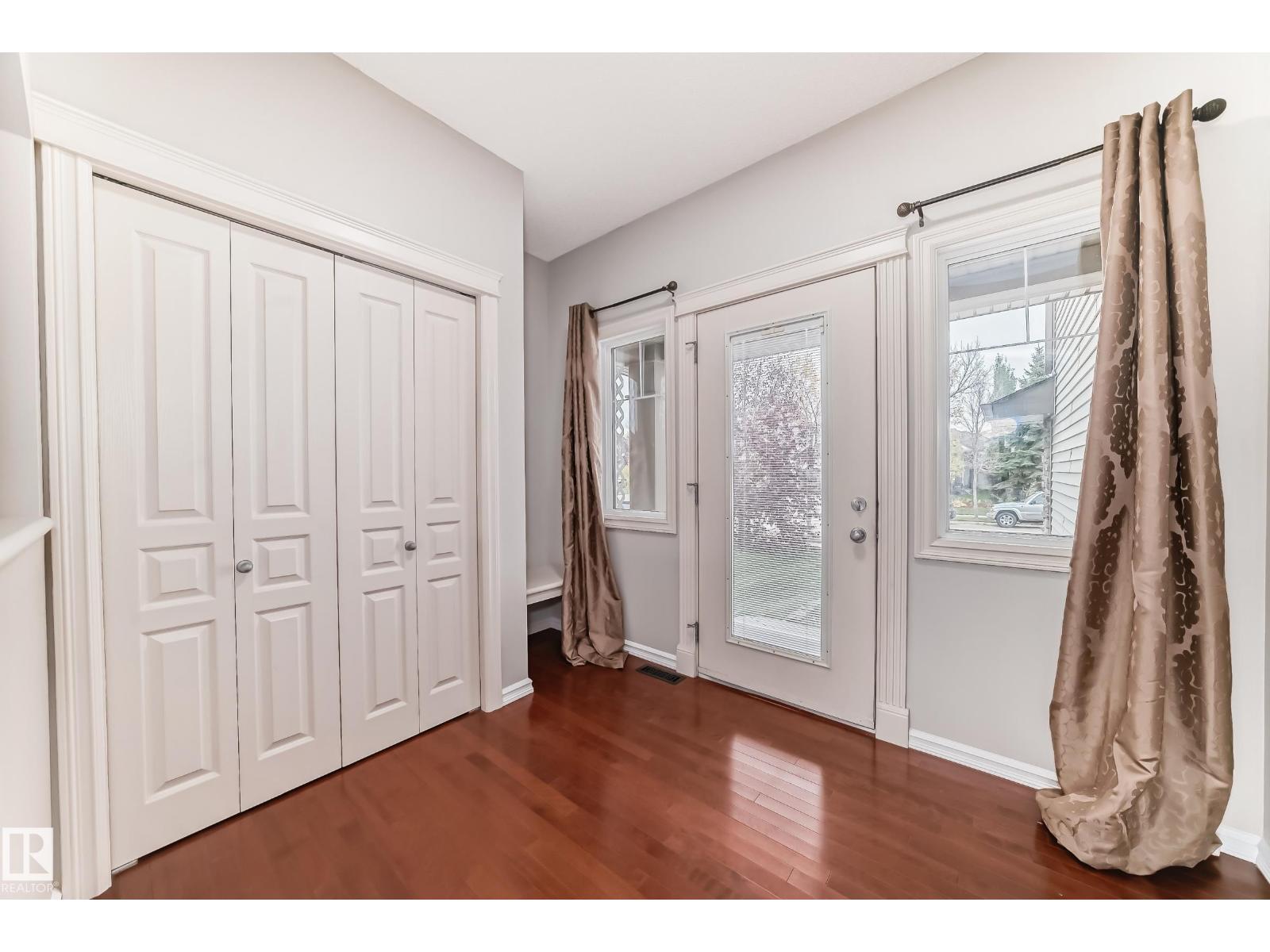 203 Caldwell Wy Nw, Edmonton, Alberta  T6M 2X2 - Photo 4 - E4455571