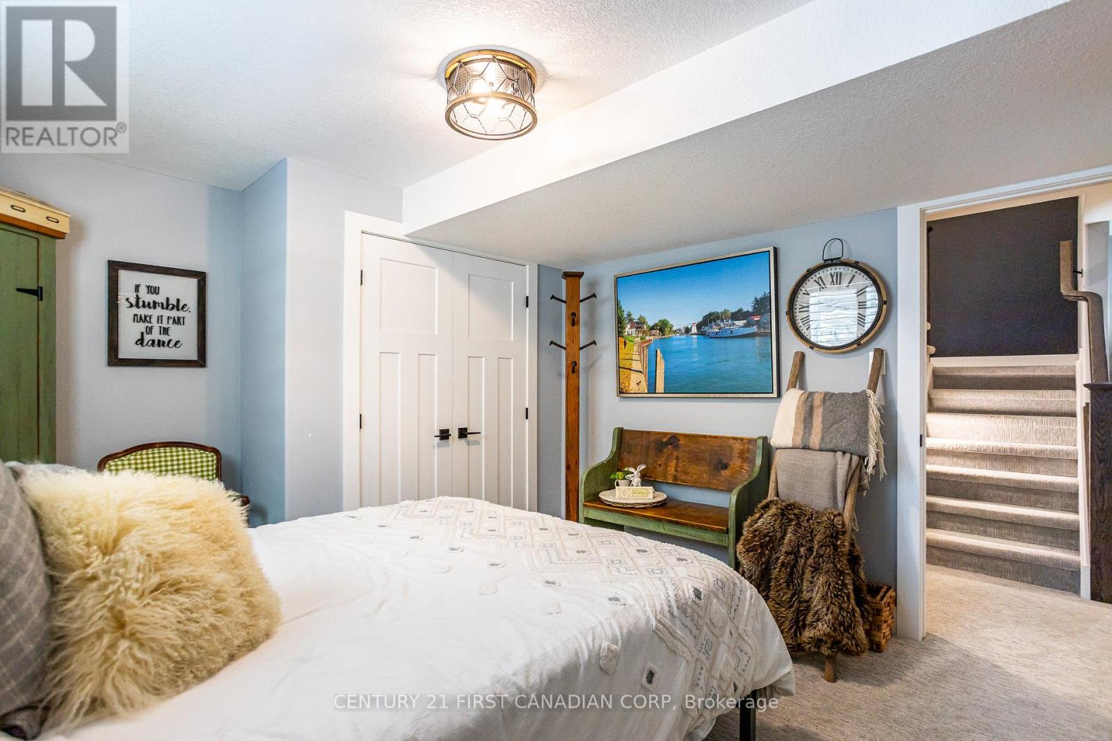 7 Sunrise Lane, Lambton Shores, Ontario  N0M 1T0 - Photo 33 - X12372967