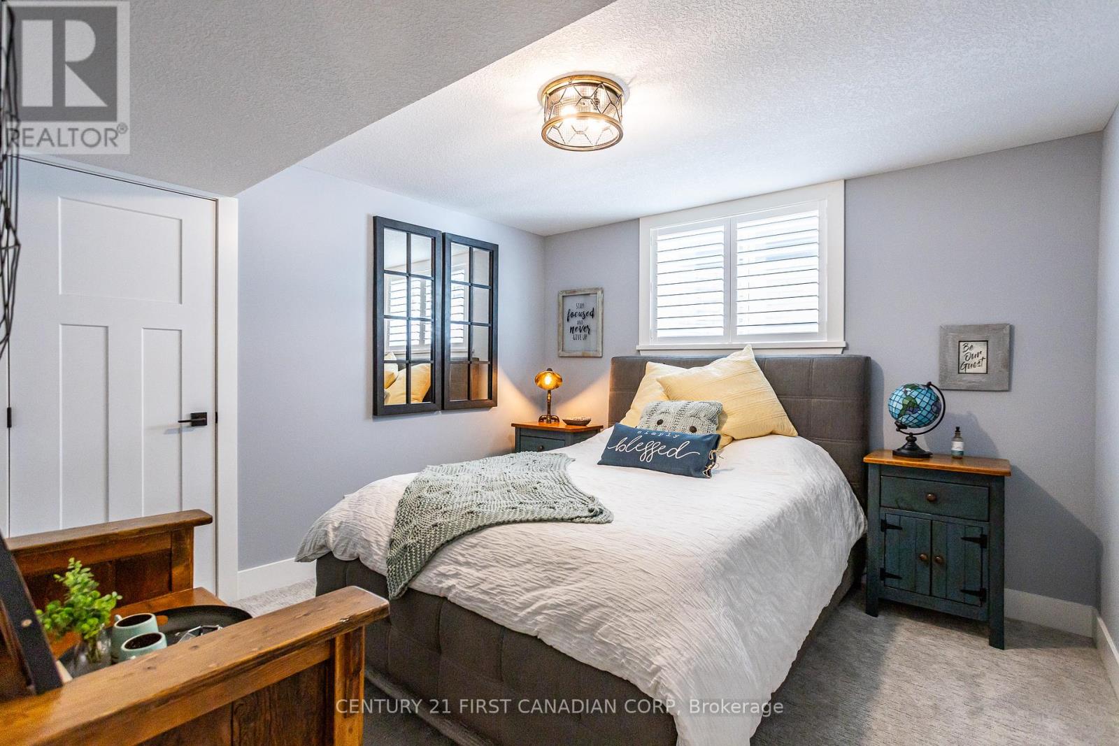 7 Sunrise Lane, Lambton Shores, Ontario  N0M 1T0 - Photo 34 - X12372967