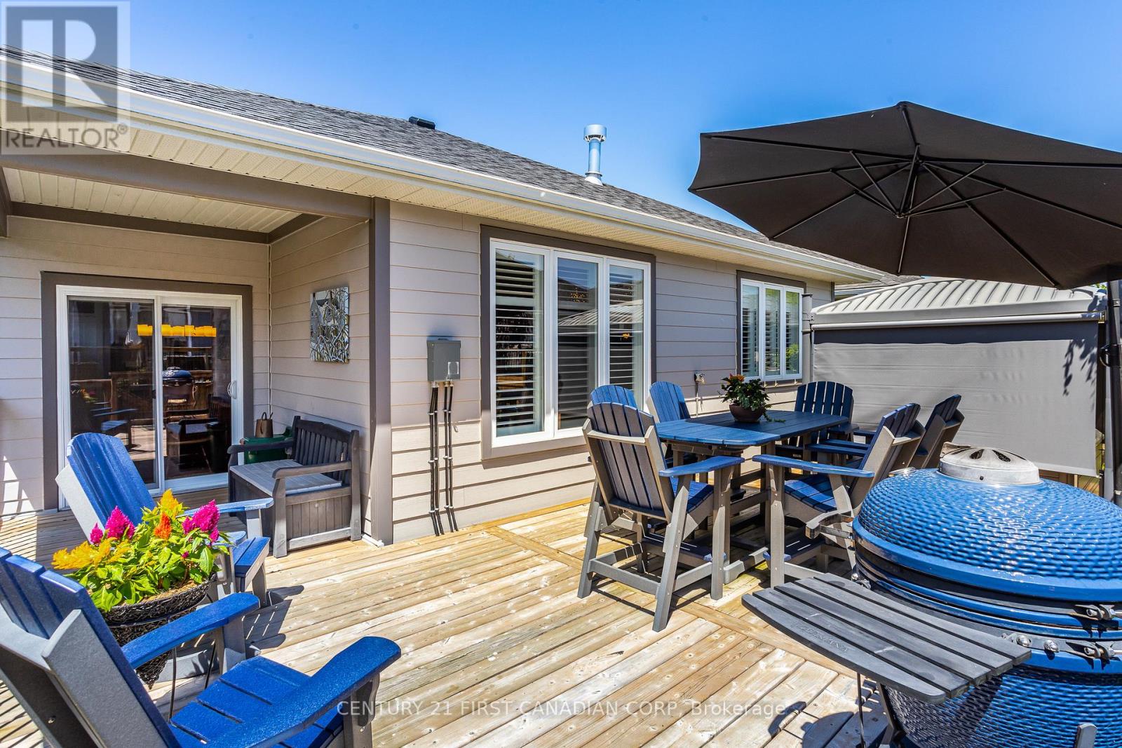 7 Sunrise Lane, Lambton Shores, Ontario  N0M 1T0 - Photo 38 - X12372967