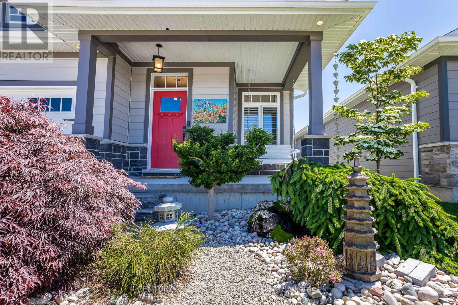 7 Sunrise Lane, Lambton Shores, Ontario  N0M 1T0 - Photo 4 - X12372967