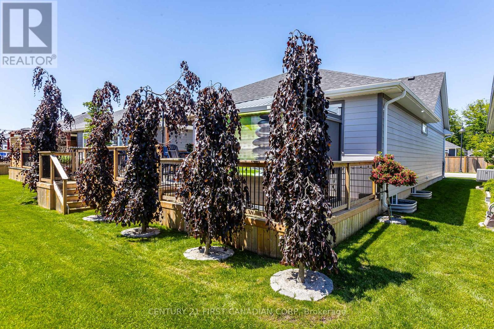7 Sunrise Lane, Lambton Shores, Ontario  N0M 1T0 - Photo 43 - X12372967