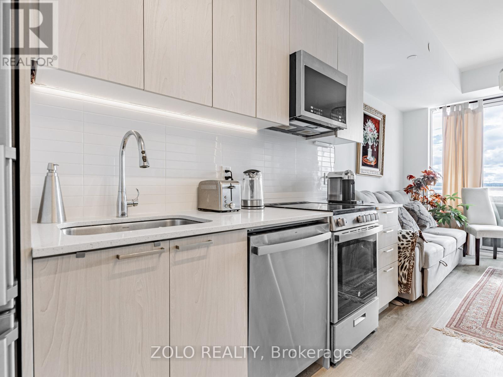 906 - 185 Deerfield Road, Newmarket, Ontario  L3Y 0G7 - Photo 10 - N12372971