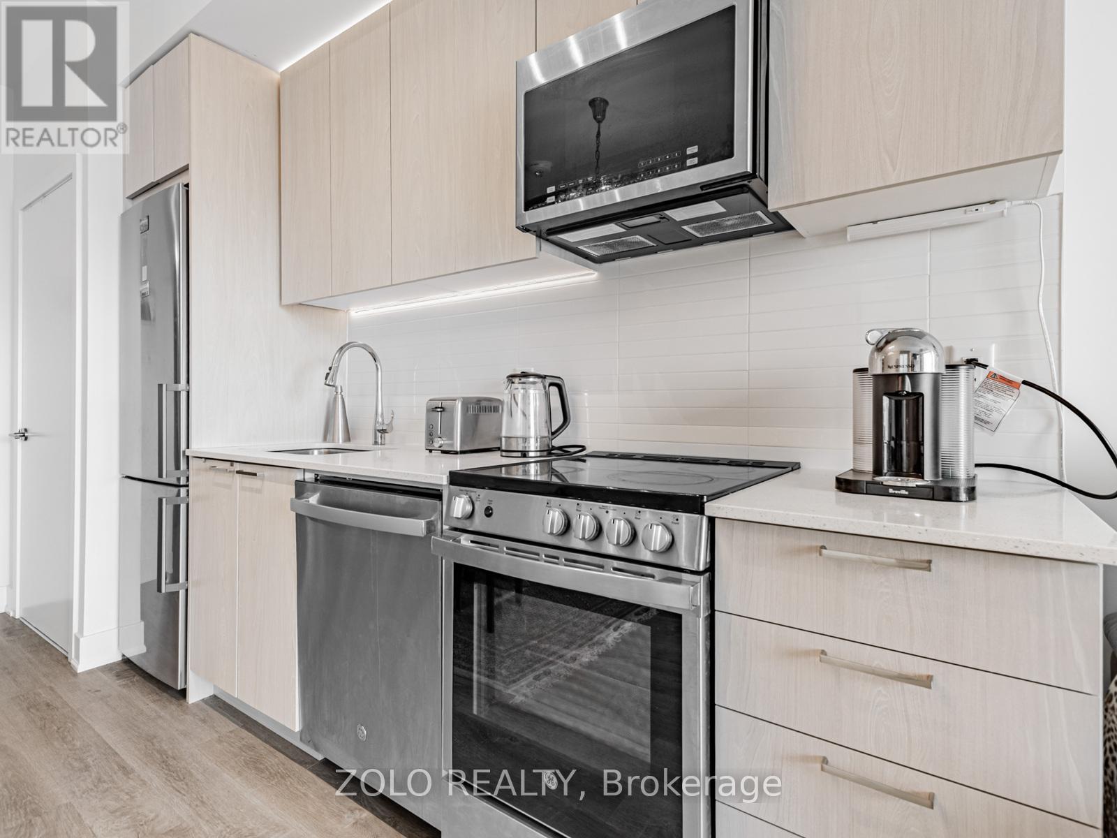 906 - 185 Deerfield Road, Newmarket, Ontario  L3Y 0G7 - Photo 9 - N12372971