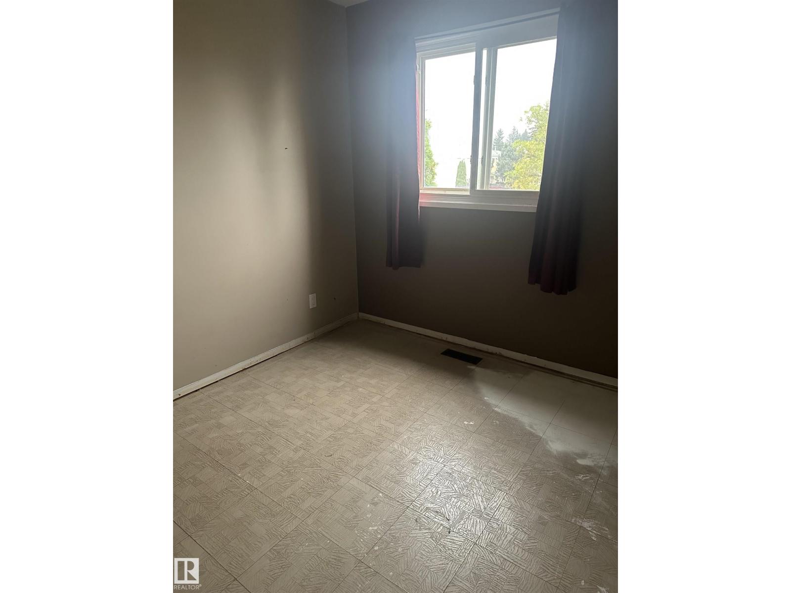 132 Primrose Gardens Gd Nw, Edmonton, Alberta  T5T 0R1 - Photo 2 - E4455581