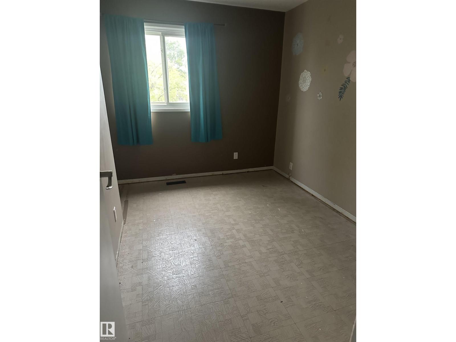 132 Primrose Gardens Gd Nw, Edmonton, Alberta  T5T 0R1 - Photo 3 - E4455581