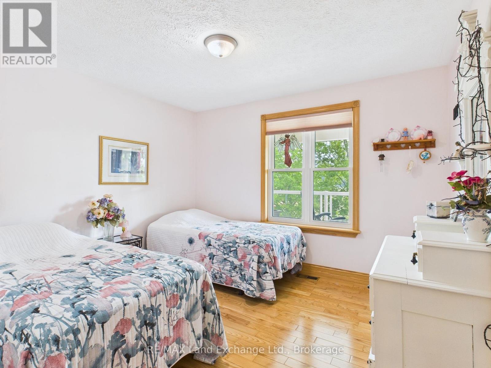 390 Paradise Lake Street, Huron-Kinloss, Ontario  N0G 2H0 - Photo 38 - X12373009