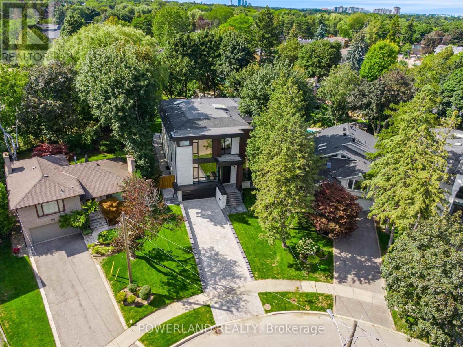 Property at 53 WHITTAKER CRESCENT image 3