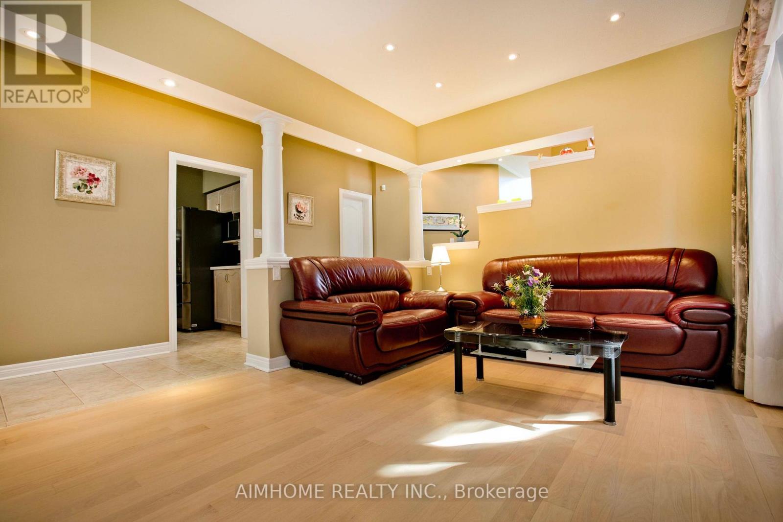 99 Colesbrook Road, Richmond Hill, Ontario  L4S 2G3 - Photo 1 - N12372994