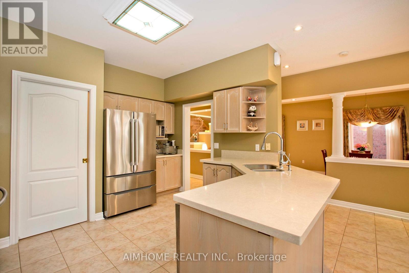 99 Colesbrook Road, Richmond Hill, Ontario  L4S 2G3 - Photo 13 - N12372994