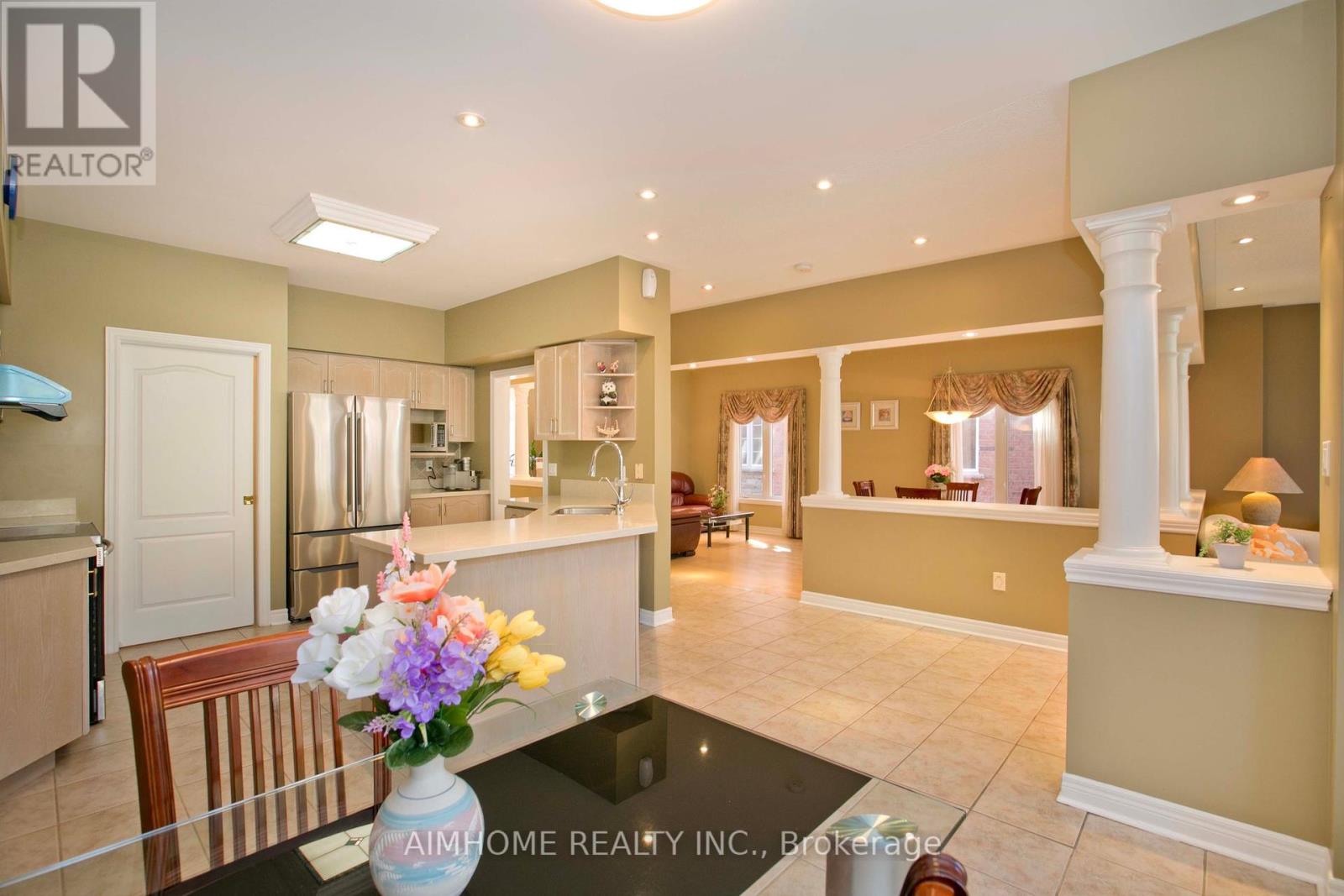 99 Colesbrook Road, Richmond Hill, Ontario  L4S 2G3 - Photo 15 - N12372994