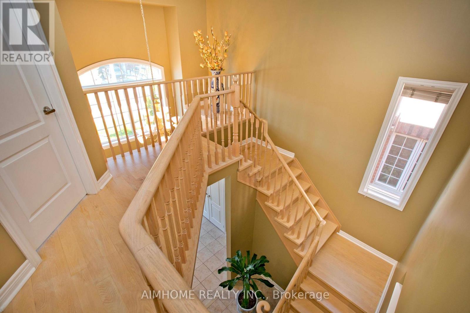 99 Colesbrook Road, Richmond Hill, Ontario  L4S 2G3 - Photo 16 - N12372994