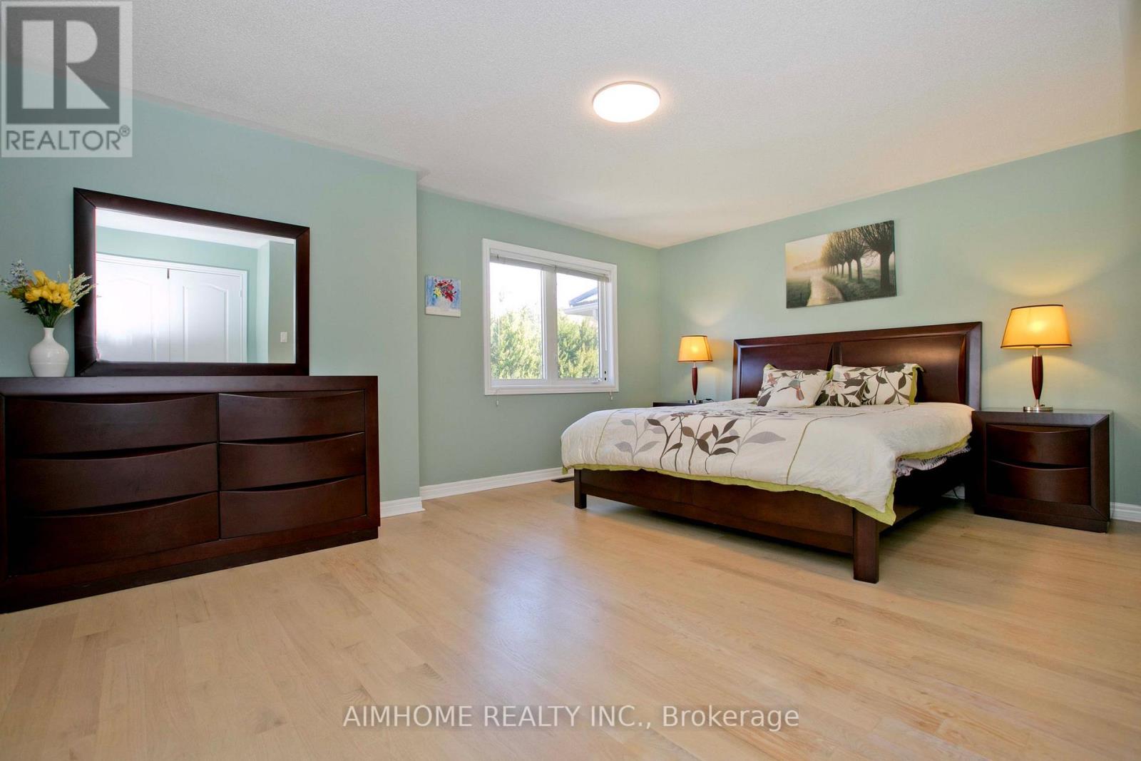99 Colesbrook Road, Richmond Hill, Ontario  L4S 2G3 - Photo 21 - N12372994