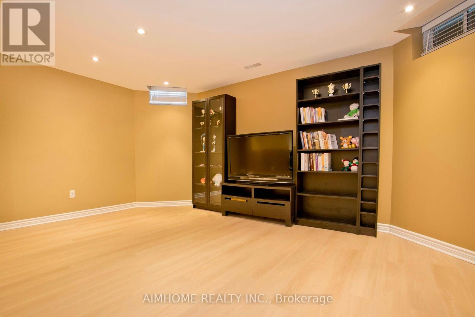 99 Colesbrook Road, Richmond Hill, Ontario  L4S 2G3 - Photo 28 - N12372994