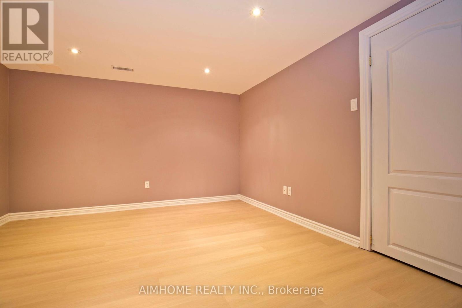 99 Colesbrook Road, Richmond Hill, Ontario  L4S 2G3 - Photo 29 - N12372994
