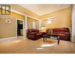 99 COLESBROOK ROAD, Richmond Hill, Ontario