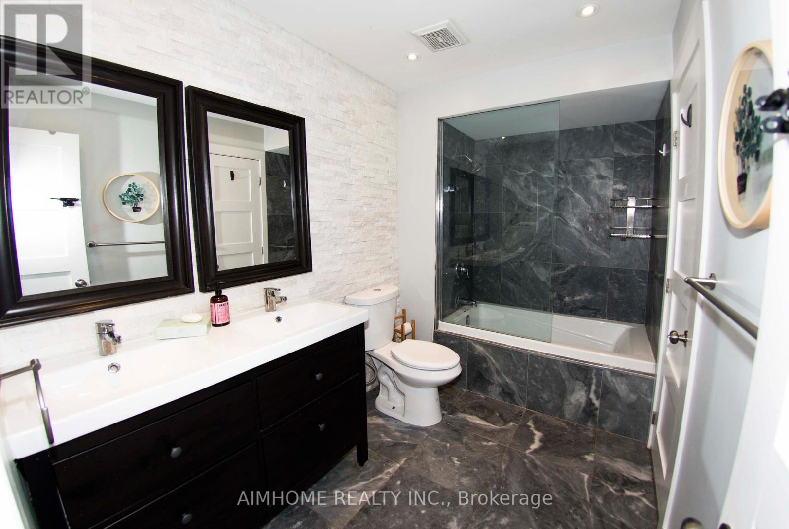 54 - 1224 Kirstie Court, Oakville, Ontario  L6H 5C5 - Photo 21 - W12373003