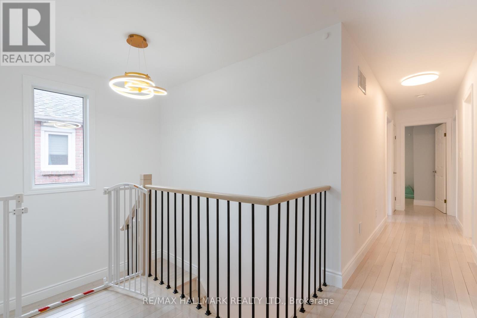 1309 Sweetbirch Court, Mississauga, Ontario  L5C 3R4 - Photo 18 - W12373006