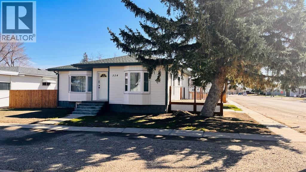 324 2  W, Bow Island, Alberta  T0K 0G0 - Photo 28 - A2212052