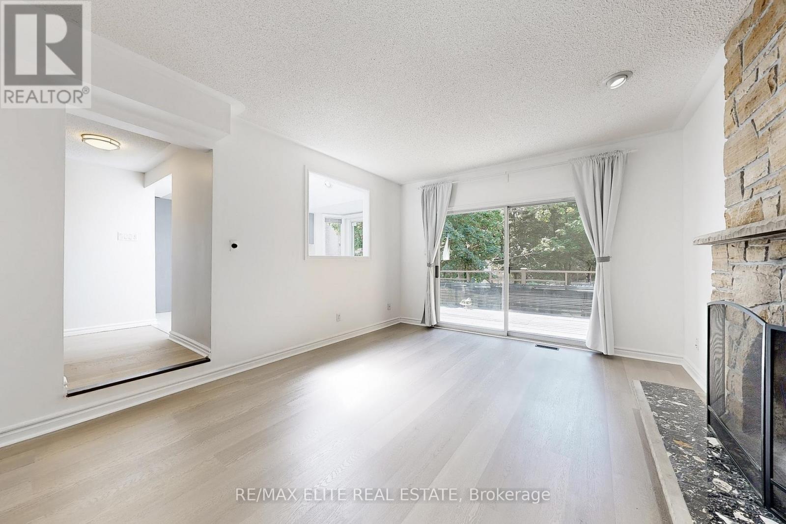 48 John Button Boulevard, Markham, Ontario  L3R 9A6 - Photo 8 - N12370452