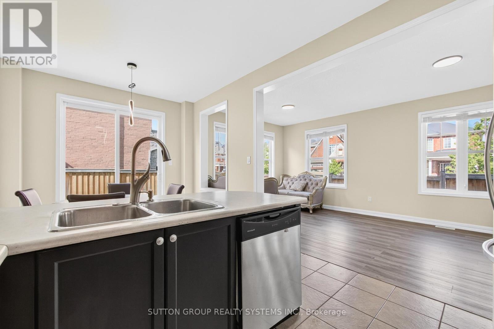 1030 Savoline Boulevard, Milton, Ontario  L9T 8P3 - Photo 25 - W12373013