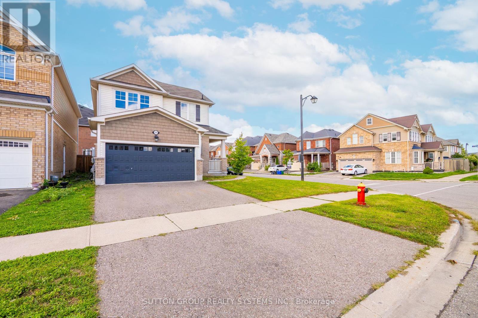 1030 Savoline Boulevard, Milton, Ontario  L9T 8P3 - Photo 3 - W12373013